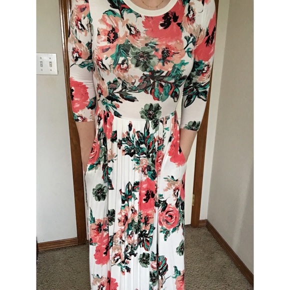 Boutique Floral Maxi - Picture 3 of 3